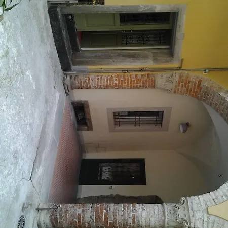 Casa Mario Lupo - And